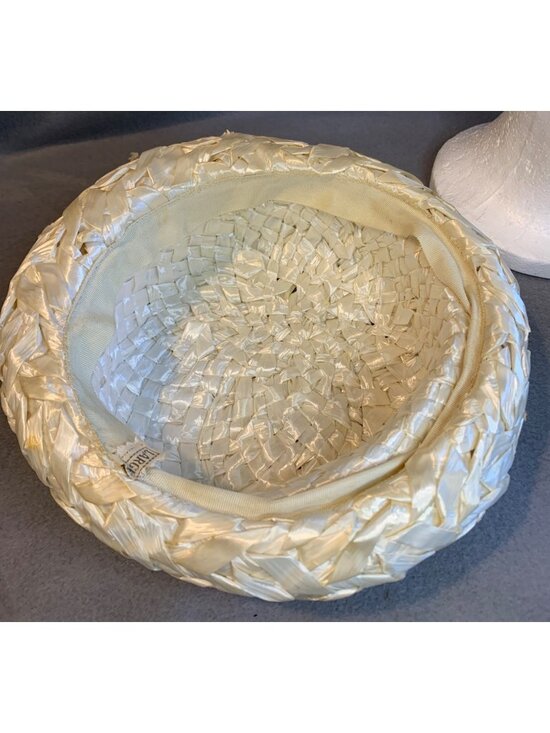 Ladies Ivory Raffia Hat with Ivory Ribbon Size Large Vintage main image 5